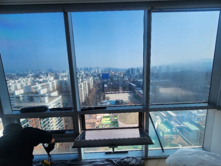  송파구 오금동 주상복합 유리 창문 열차단 단열 햇빛차단 필름 자외선차단 썬팅 시공