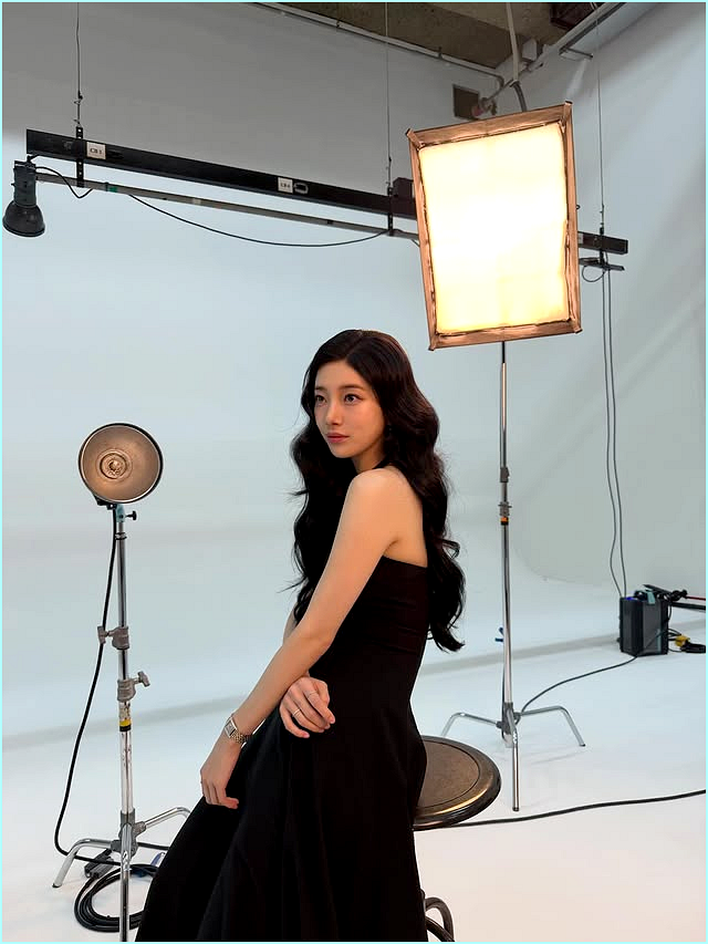  "얼굴 소멸 직전?" 수지부터 장원영까지, 셀럽들이 꽂힌 빅 웨이브 한 끗 차이
