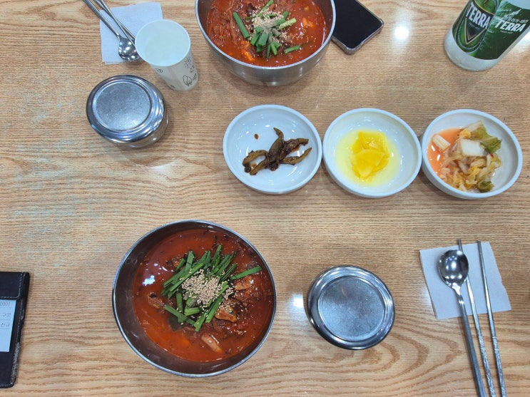  봄날의 동해바다 - 호기심건축사