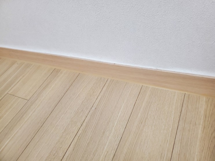  부산 기장군 일광 이편한세상 걸레받이 마루 테두리 실리콘 교체 재시공