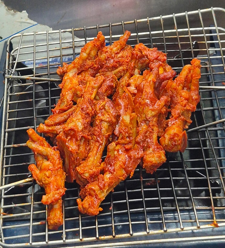  경기 의정부제일시장 음식백화점 맛집 '우정집' 실내 포차 스타일! 맛있게 매운 닭발, 밥도둑 양념 제육볶음