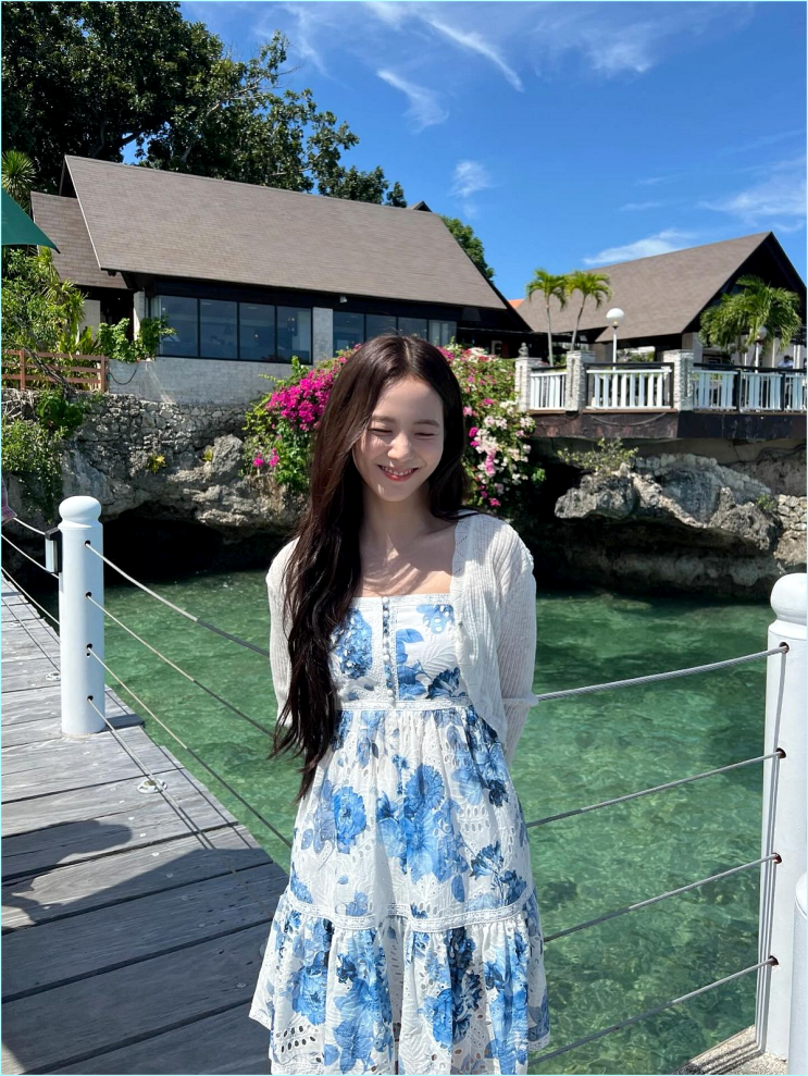  "꽃무늬가 촌스럽다고?" 지수,카리나,노윤서가 증명한 2026 플라워 패턴 활용법