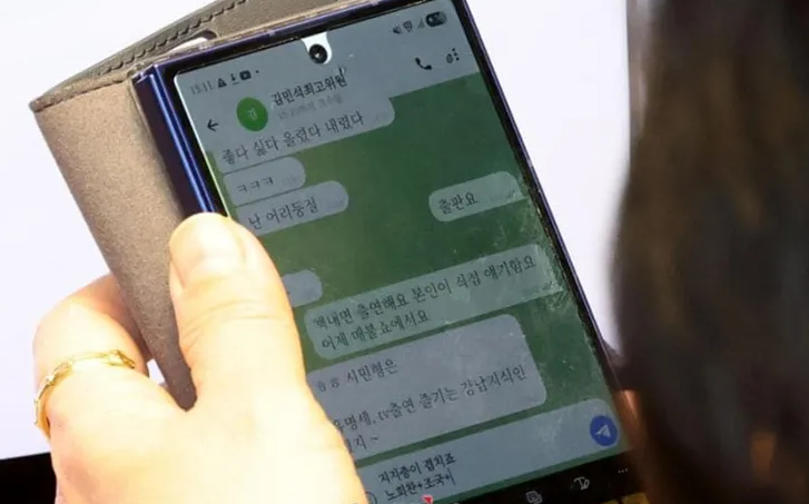 <b>김민석</b> 총리, <b>유시민</b> 향해 "TV 즐기는 강남 지식인" 직격탄