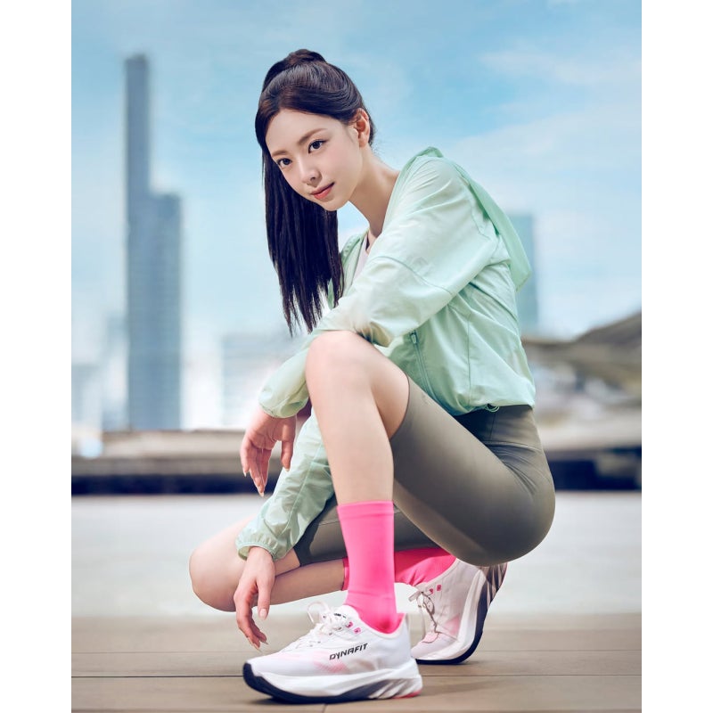 여성용 가벼운 러닝화 추천! 다이나핏 스카이 다이나마이트 있지 유나 손민수하자