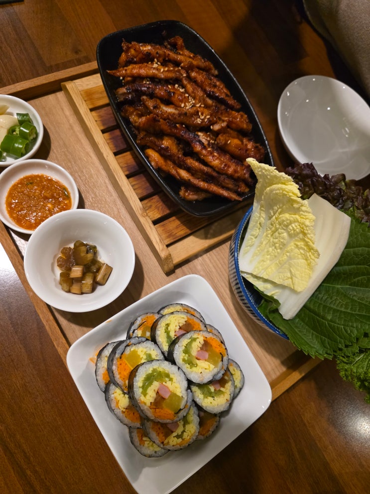  [춘천 맛집] 아껴두려다 풉니다, 춘천 팔호광장 골목 안쪽  '운교집' 닭목살과 김밥의 미친 콜라보, 새벽3시까지 영업