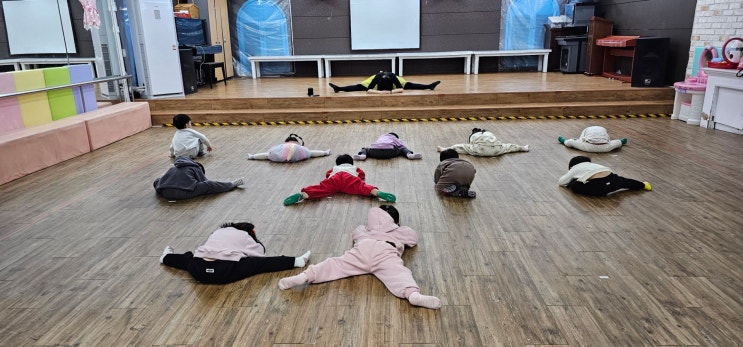  아이큰별어린이집 누리과정 만 3~5세 댄스 발레 미술 영어 문해력 행복한 별들의 놀이터