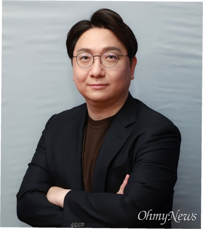 가짜뉴스 사과, 진실을 향한 용기 있는 발걸음: 신인규 변호사의 고백