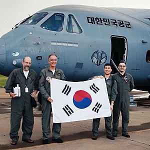 "C-130 비켜" 한국 공군 차세대 수송기 'C-390' 브라질서 첫 비행 성공