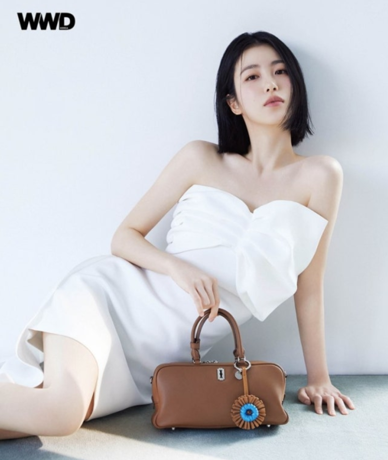 신예은, 단발병 유발 시크미…애교 이미지 벗고 더 또렷해진 화보 분위기