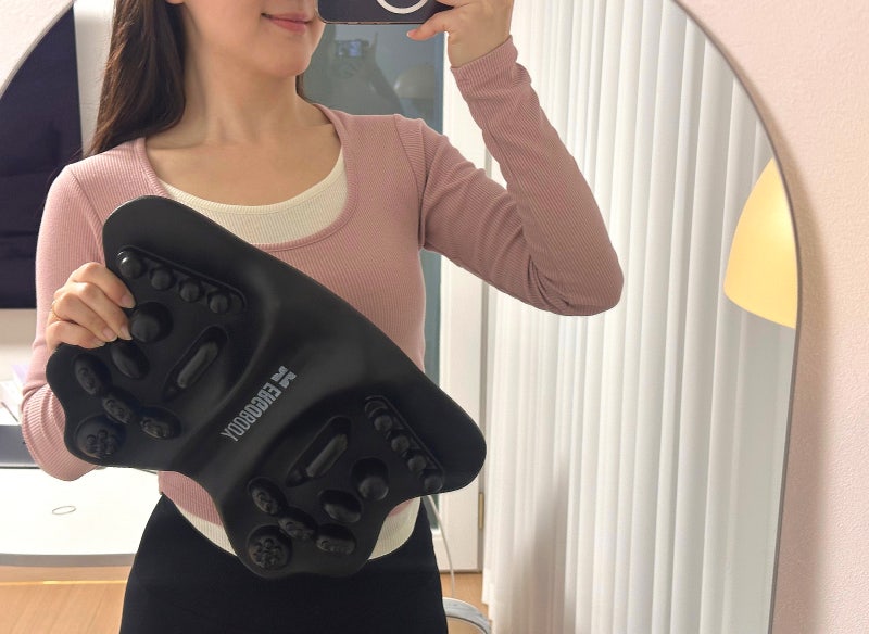강소라 일자어깨 등마사지 에르고바디 쉐이피 슬림백으로 승모근 직각어깨 관리