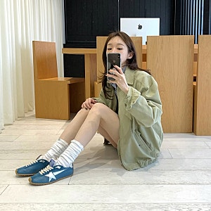 강민경이 다한 골든구스 마라톤 프린트 스타 스니커즈 코디