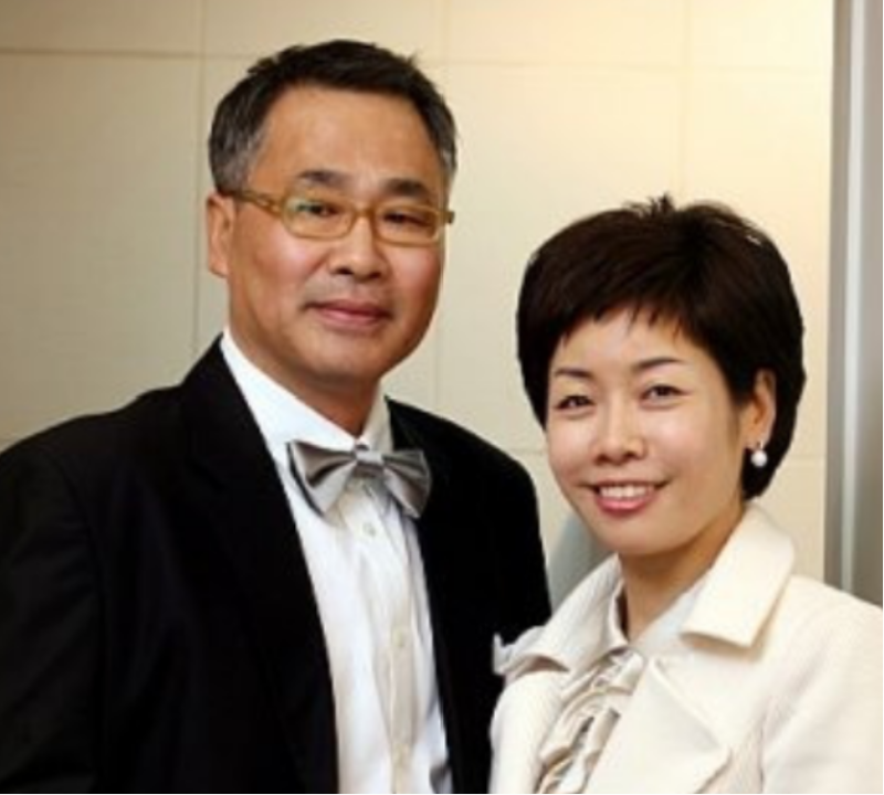 개그우먼 김미화 근황, 남편 윤승호 교수와 재혼으로 맺어진 발달장애 아들 홀로서기 사연은....