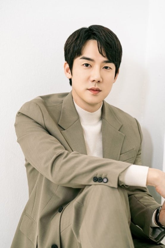 유연석 프로필 나이 키 학력 총정리! 본명 집안 세금 교수 배우 데뷔 아버지 형 가족 신이랑 ....