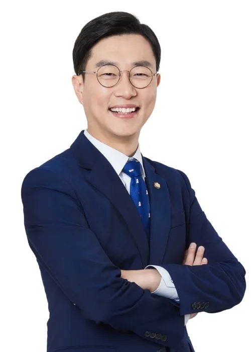장경태 의원, 성추행 의혹 속 민주당 탈당… "결백 입증하며 돌아오겠다"