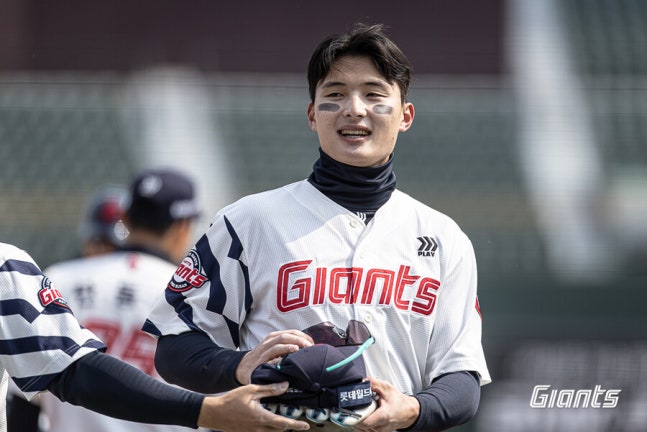 <자이언츠리뷰> 시범경기 5승2무 무패행진으로 1위!