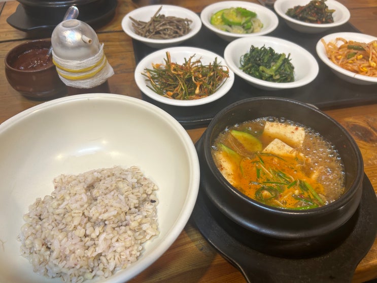  안암오거리 노부부의 건강한 한식당 맛집 <가정한식당>