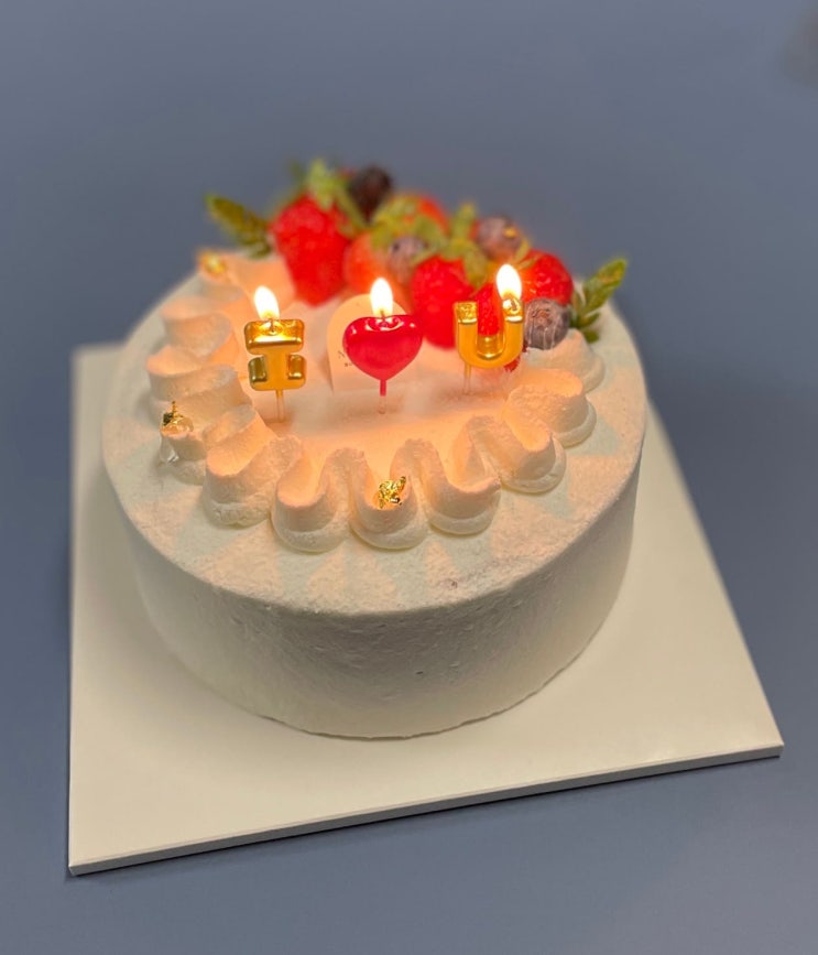 나폴레옹제과점 IFC몰 생크림케이크 후기, 여의도 생일 케이크로 먹어보니