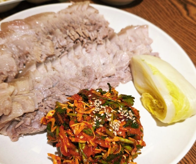  [장유율하]매일 담는 김장김치로 김장수육 잘하는 율하2지구 맛집 '백산식당 장유율하점'