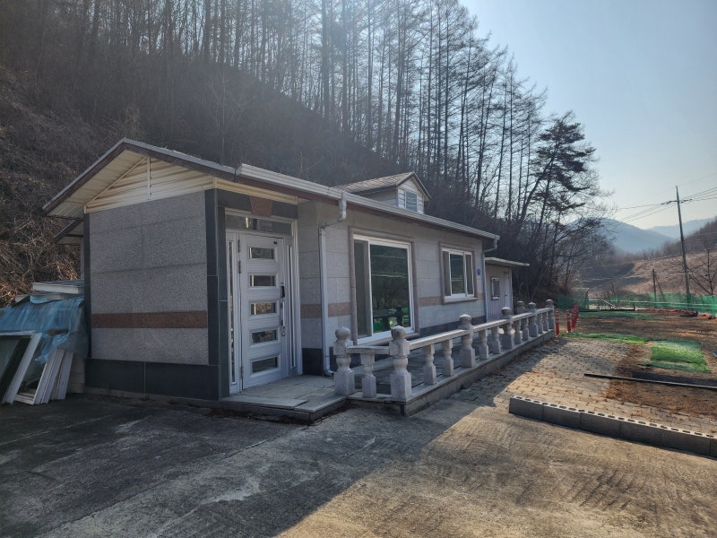 홍천 전원주택 전세 6천만 원의 행복 공작산 산자락 국유림 접한 15평 전원주택