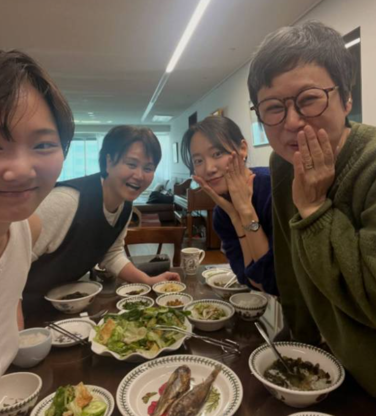 코미디언 박미선 유방암 투병 중 <b>이경실</b>에 받은 생일상 인증 안아줘....