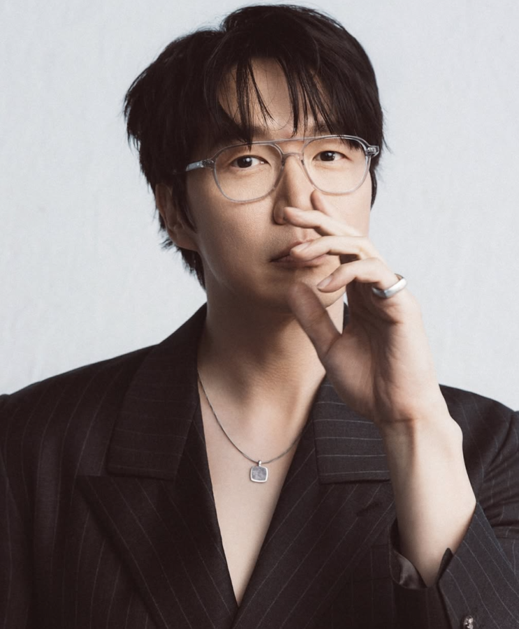  “대체 어떻게 뺀거야?” 성시경, 10kg 감량 수트 화보 다이어트 성공 비법!