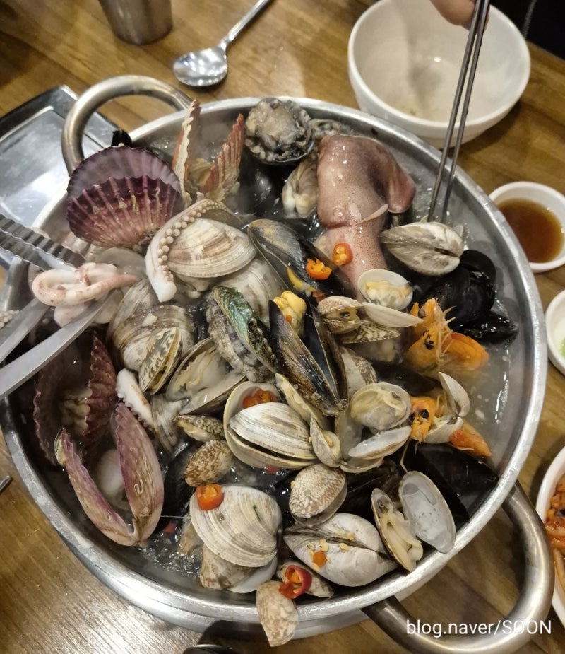 [천안] 백석동 맛집 '섬마을 해물칼국수' 후기(+주차, 점심 식사 추천!)