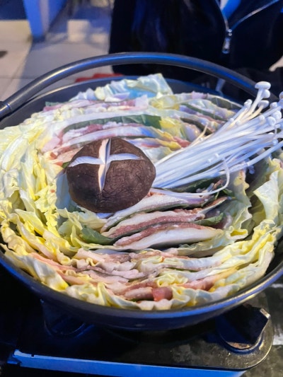 동굴 같은 공간, 감성 제대로인 분위기 압구정로데오 <동굴>