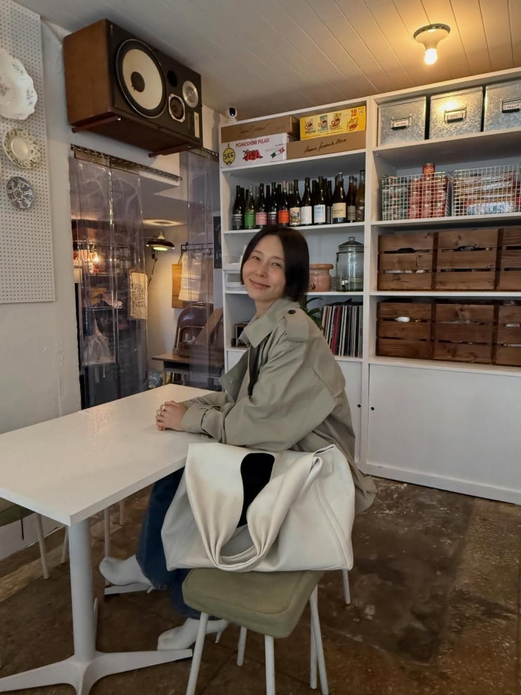  “시선강탈” 30·40대 봄코디 김나영 스타일 명품 메종마르지엘라 빅백 조합!
