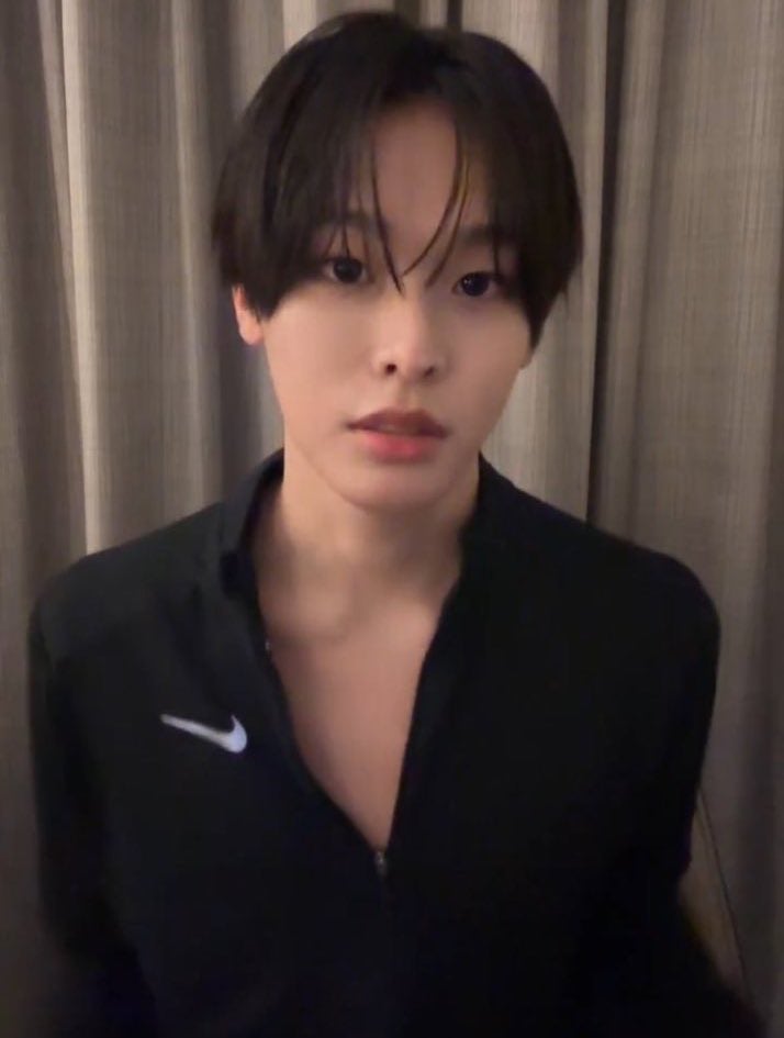 NCT WISH 돌고 도는 위시의 나이키 쿼터집 러닝복 알아보기 + 리쿠 첫 개인라방