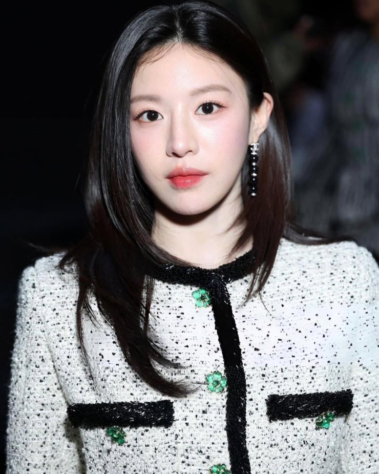 고윤정 이사통 메이크업 샤넬룩 최희진 조혜주 수지 스타일링 봄 코디 데일리룩 발레코어룩