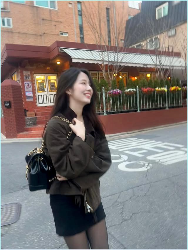  바버인 줄 알았는데... 치과 알바하던 배우 이은재, 15만 원대 자라 자켓 품절 대란