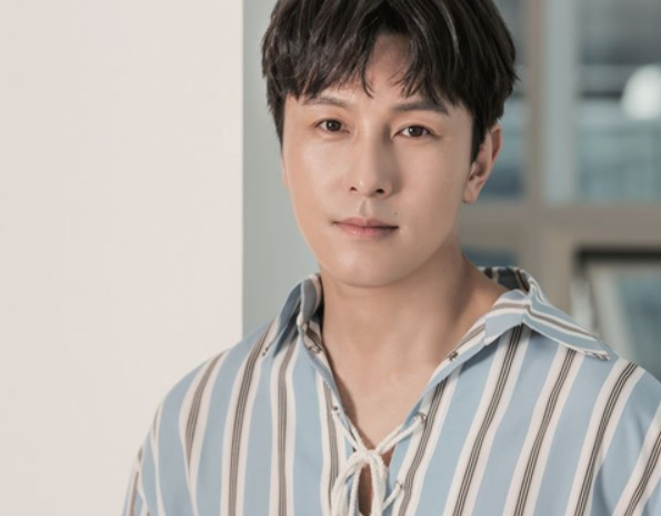  김동완 MC딩동 공개 응원? 계속되는 SNS 논란