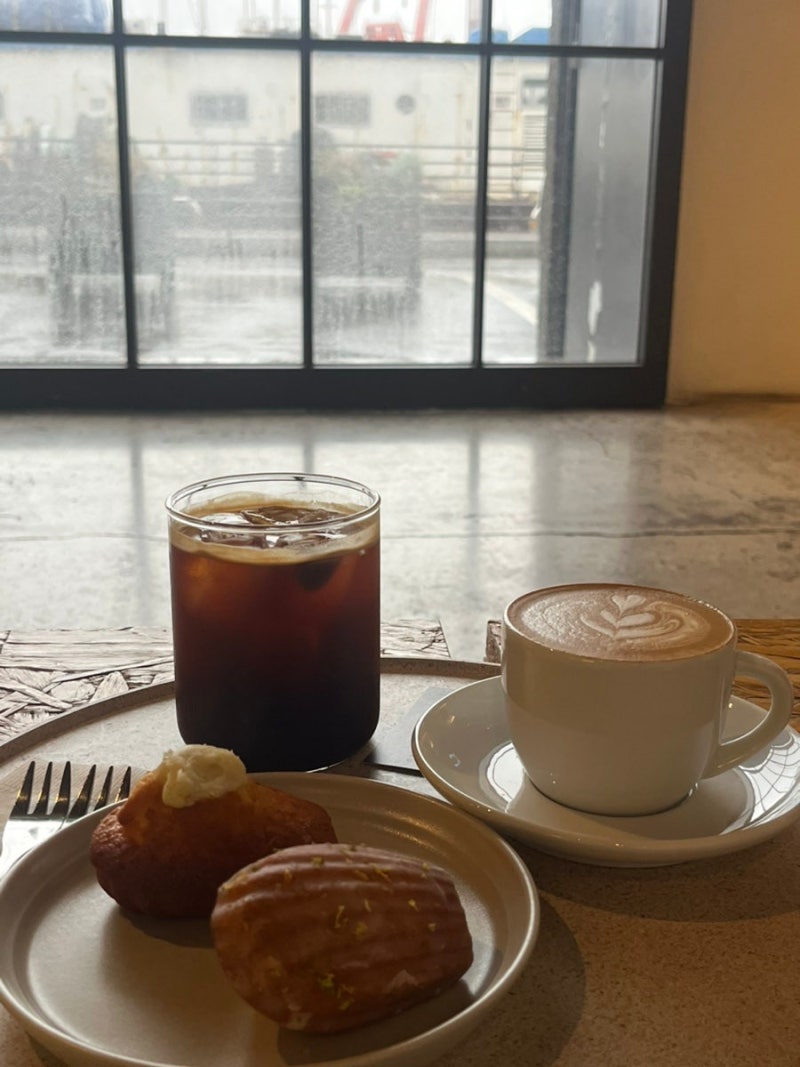 [부산 영도 | 모모스커피 로스터리&커피바] 부산 영도 카페, 영도 모모스커피, 부산 영도 모모....