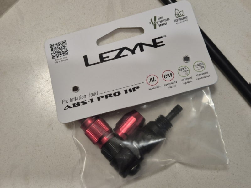 리자인 Lezyne 플로어 펌프 노즐 교체하여 사용하기