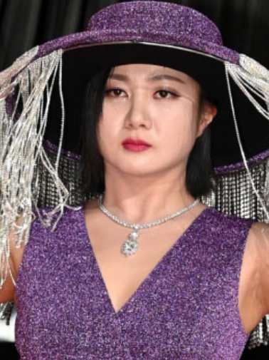   박나래 전 매니저 갑질 논란 속 근황... 절친 신기루 빈소 조용히 지켰다
