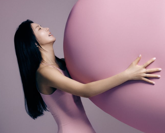 배우 김정민의 용기 있는 고백, '꽃뱀' 낙인 뒤에 가려졌던 진실과 가족의 사랑