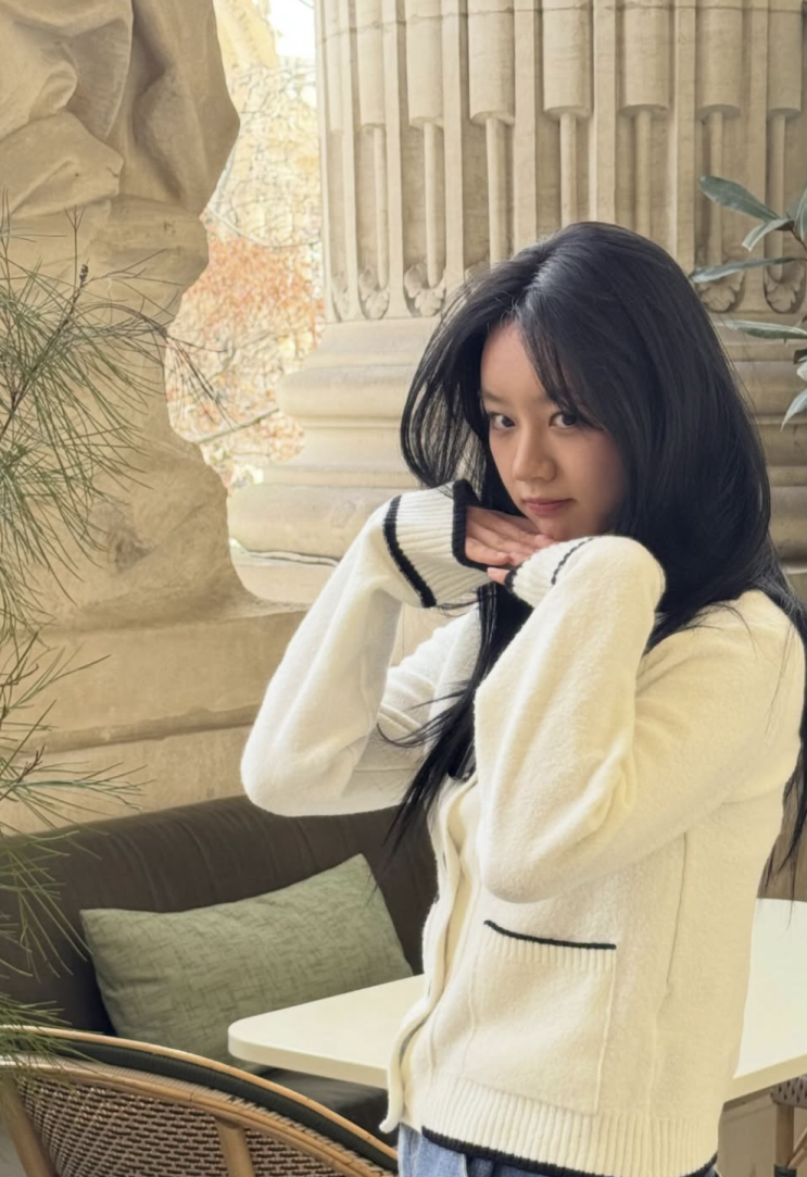  [셀럽 패션] 혜리 인스타 패션! 잉크 가디건으로 완성한 데일리 코디