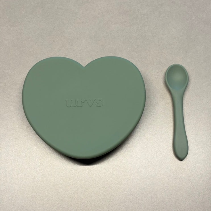 아기 이유식 식판 추천 urvs 하트 흡착식판 세이지 색 후기 귀여워 