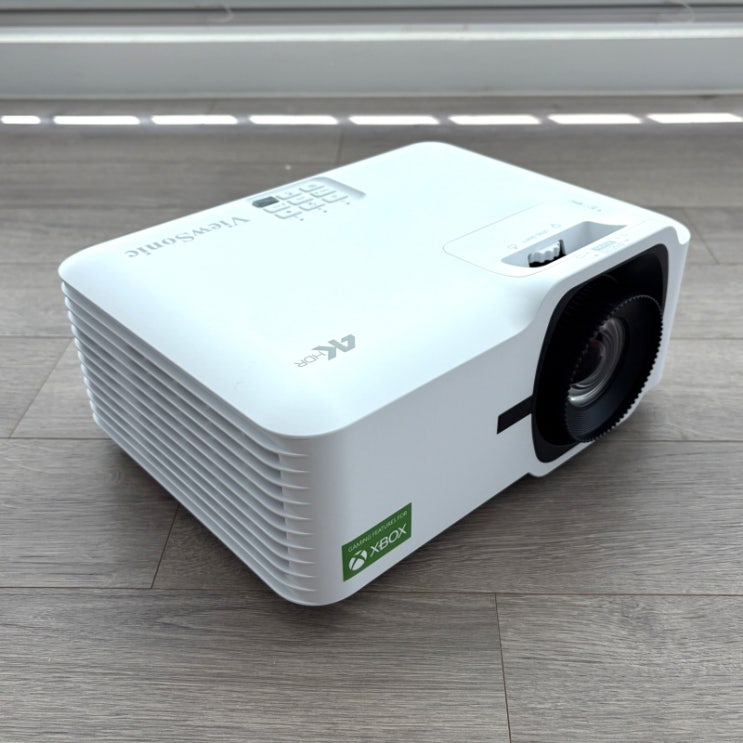  뷰소닉 LX700-4K 리뷰, Xbox 공식 인증받은 4K 게이밍 빔프로젝터의 압도적 성능