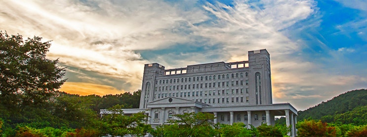  유럽 성곽 같은 캠퍼스, 경희대의 일관된 건축 미학