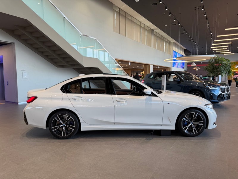 "풀체인지 기다리다 손해 본다? 역대급 할인 프로모션에 아빠들 움직인다?" 2026 BMW 3시리즈 모....