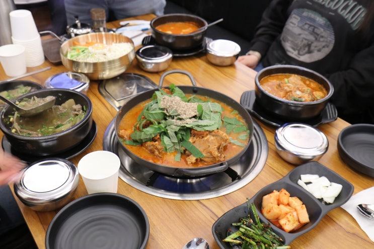  홍대 저렴한 밥집 찾다가 간 국밥 맛집 추천! 홍대 점심 맛집 국보감