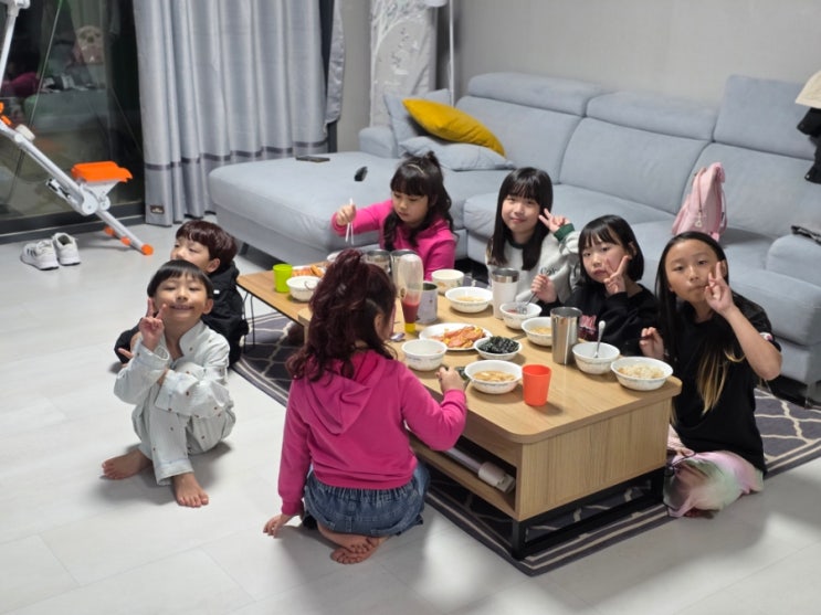  나란히 걷는 세 걸음 우리집 삼남매가 자라는 시간