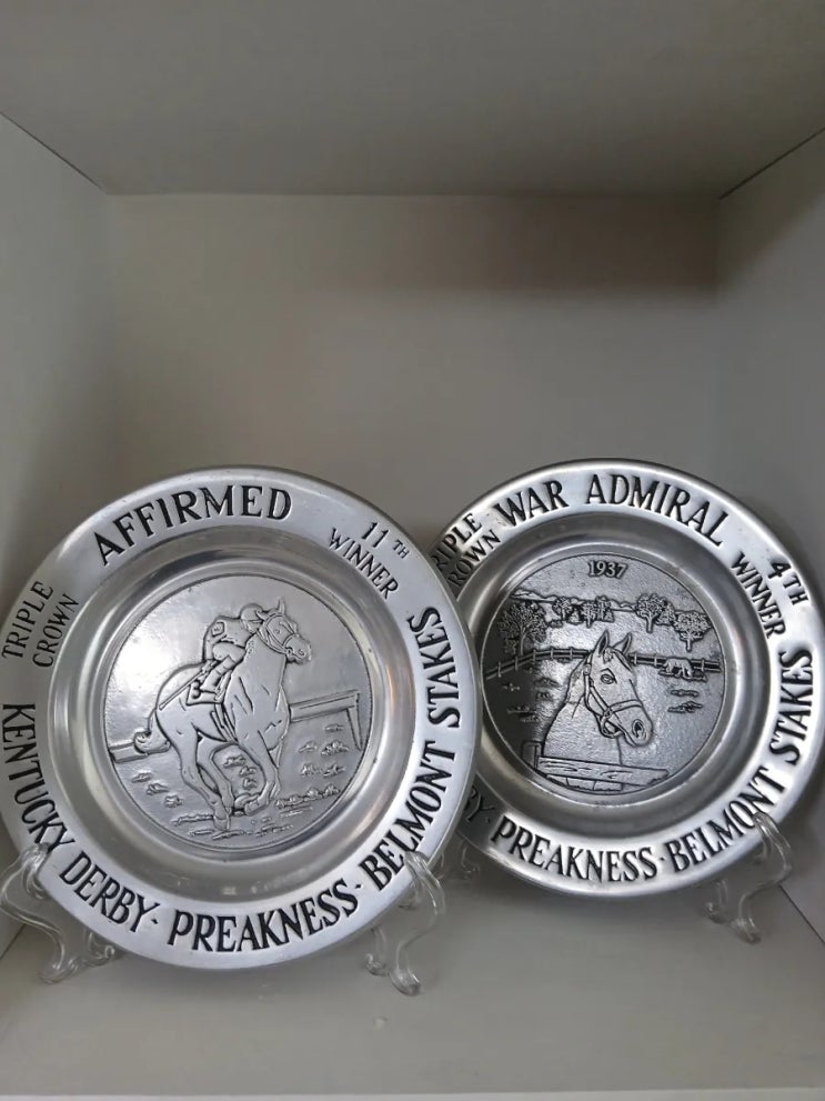  미국 경마의 전설! 트리플 크라운(Triple Crown) 어펌드(Affirmed) 워애드미럴(War Admiral) 한정판 접시(Limited Edition Plate)