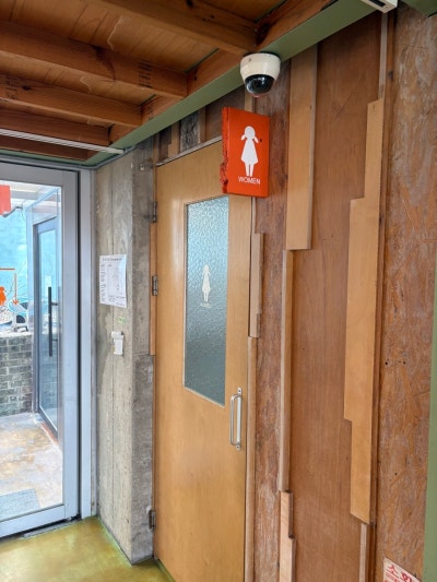 8beonga Restroom — photo 2