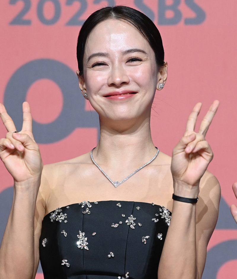 송지효, 병풍 분량 논란 계속 런닝맨에서 더 크게 보인 건 침묵보다 애매한 존재감이었다