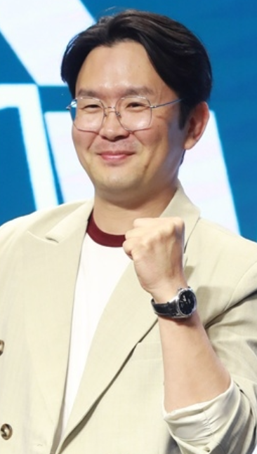  ️ 이휘재 복귀 논란 속 윤형빈·사유리 공개 지지! "내가 본 형은 따뜻한 사람"