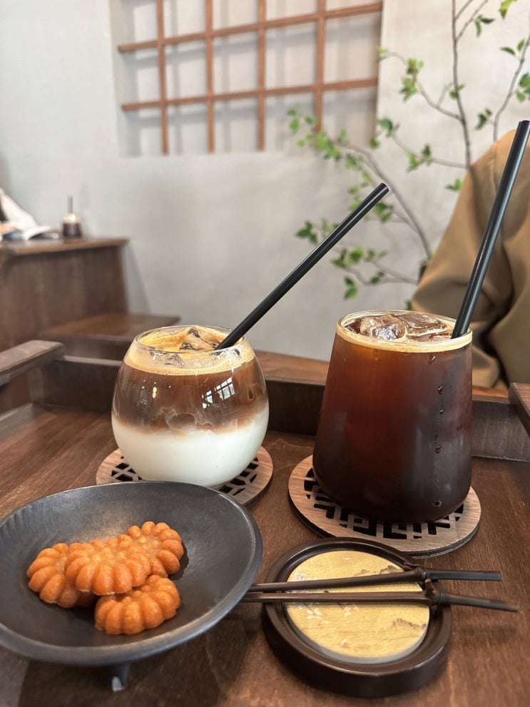  울산 삼산 데이트하기 좋은 이색적인 카페, 당고를 파는 고롱