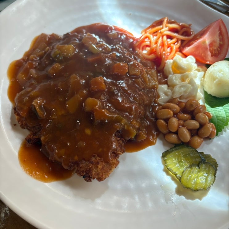  진주 중안동 태산만두에서 돈까스와 비빔만두로 추억소환완료