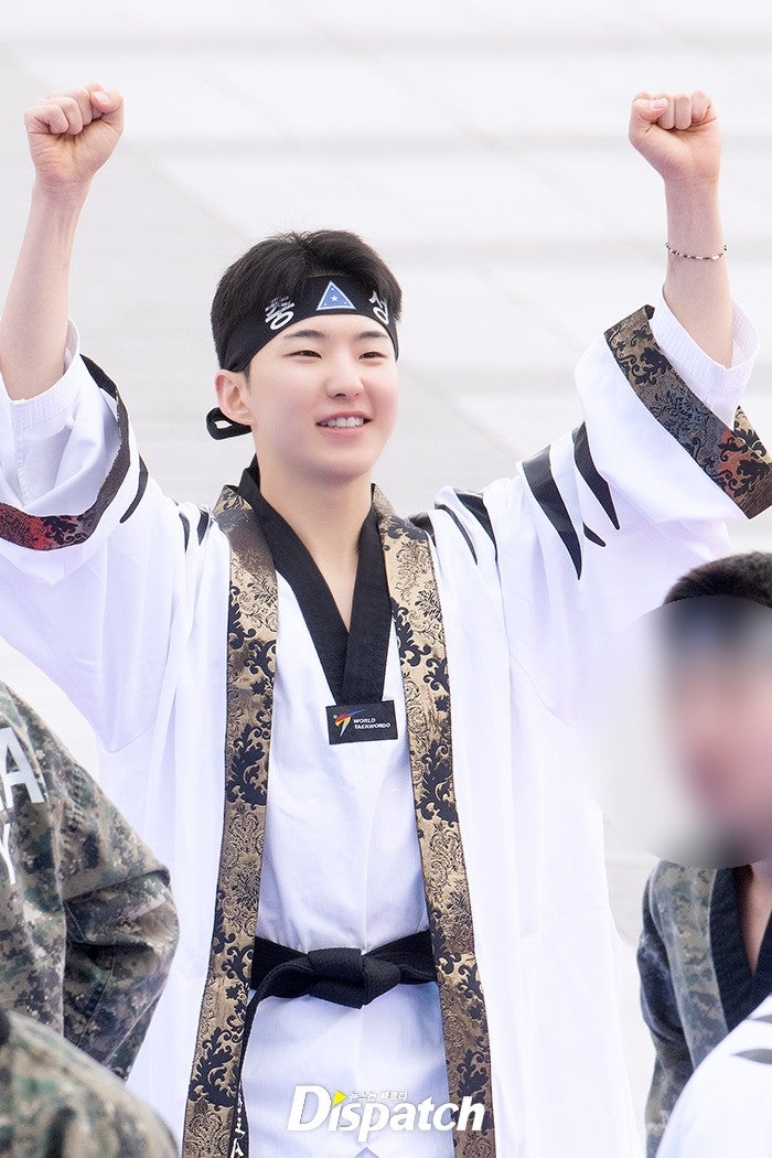 "군대 갔는데 더 자주 보인다고?" 세븐틴 호시, 군대 간 거 맞아?